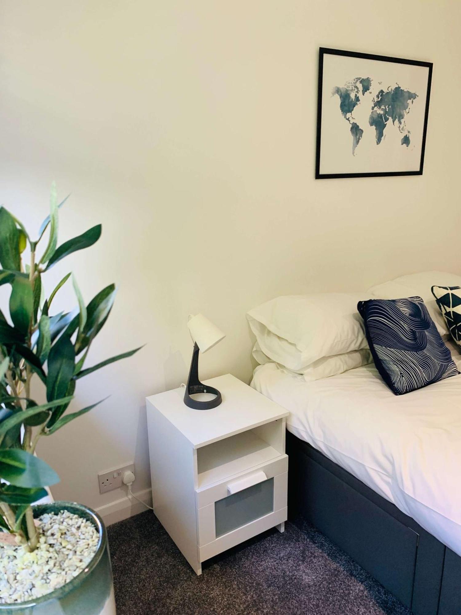 Spacious House, Free Parking & Patio Garden Farnham  Εξωτερικό φωτογραφία