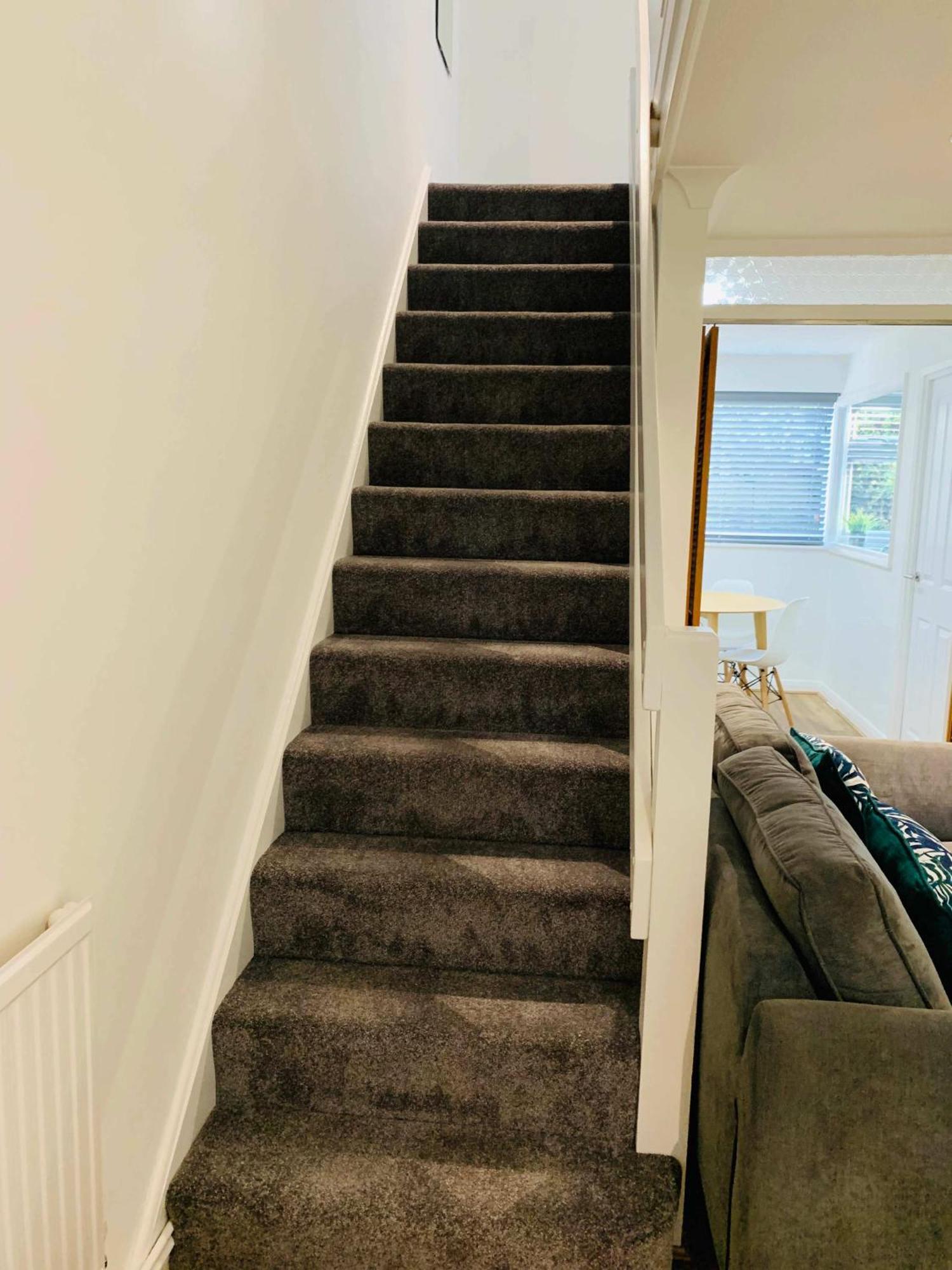 Spacious House, Free Parking & Patio Garden Farnham  Εξωτερικό φωτογραφία
